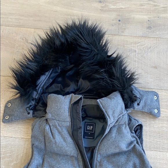 Gap grey vest - size M - Picture 3 of 15